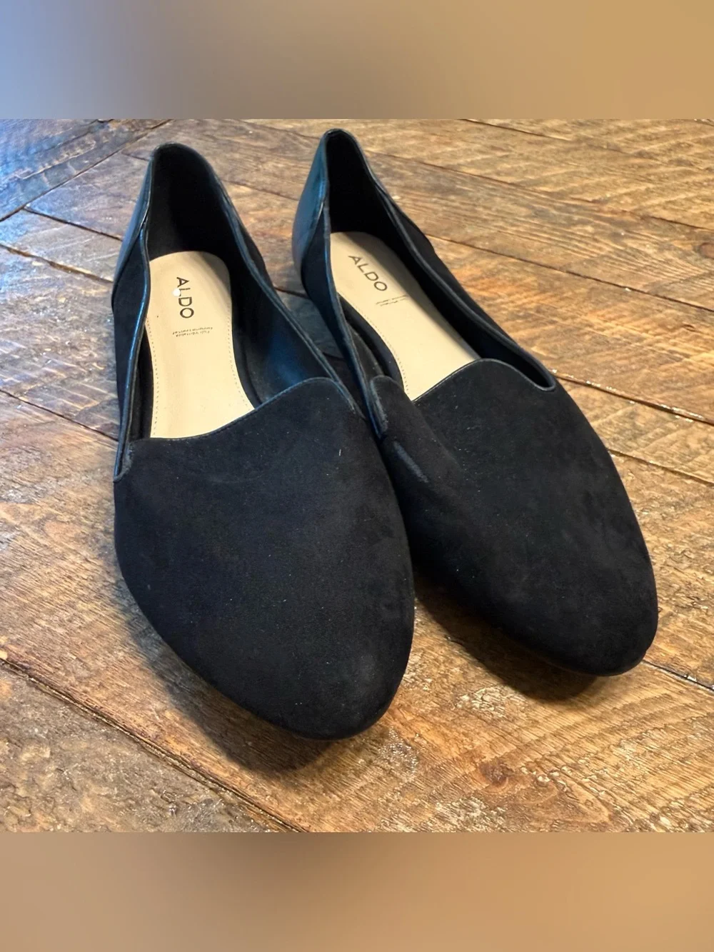 Women’s Aldo Black Suede Pointed Toe Flats (Size 9)